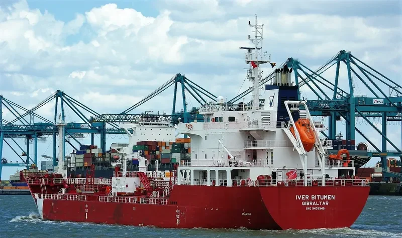 IVER BITUMEN Tanker IMO 9438949 photo 3