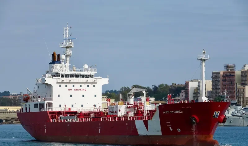 IVER BITUMEN Tanker IMO 9438949 photo 4