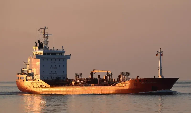 CAROLINE ESSBERGER Tanker IMO 9439151 photo 5