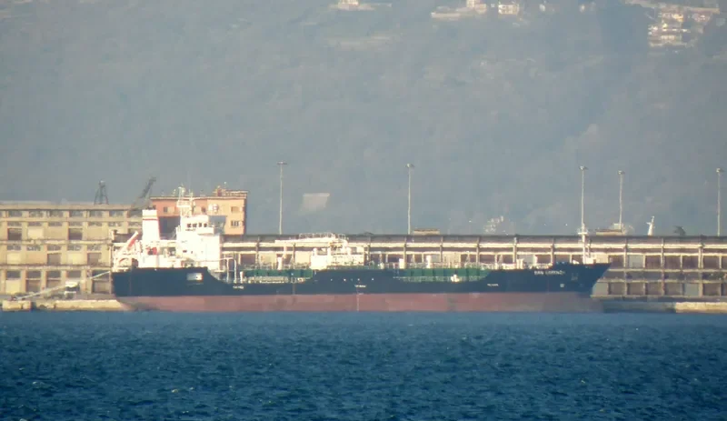 IVER AMBITION Tanker IMO 9439163 photo 2