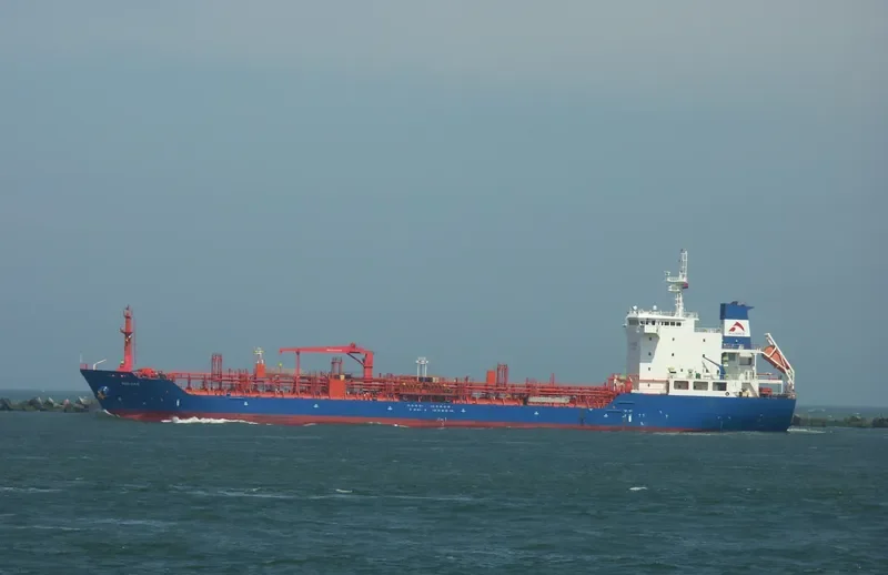 ULAYA Tanker IMO 9439321 photo 6