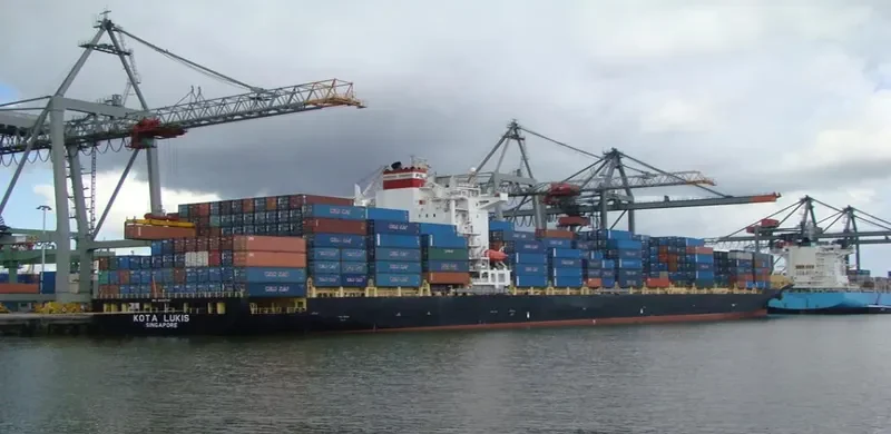 KOTA LUKIS Container Ship IMO 9439747 photo 2