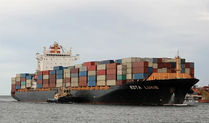 KOTA LUKIS Container Ship IMO 9439747 photo 4