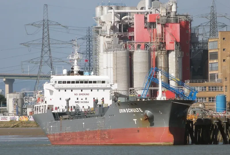 ERIN SCHULTE Tanker IMO 9439814 photo 10