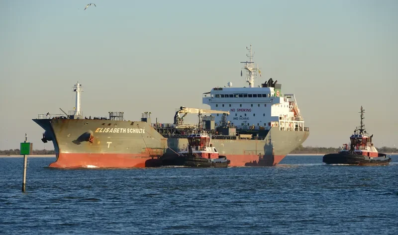 ELISABETH SCHULTE Tanker IMO 9439840 photo 8