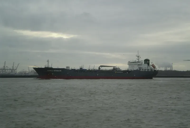 ERIKA SCHULTE Tanker IMO 9439864 photo 8