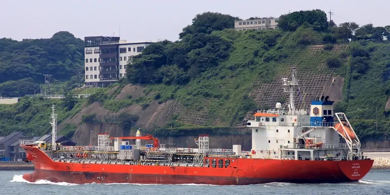 AROLAKE Tanker IMO 9440239 photo 2