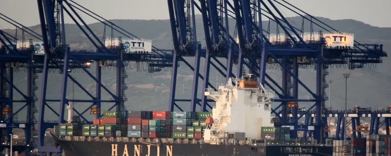 EXPRESS BRAZIL Container Ship IMO 9443023 photo 2