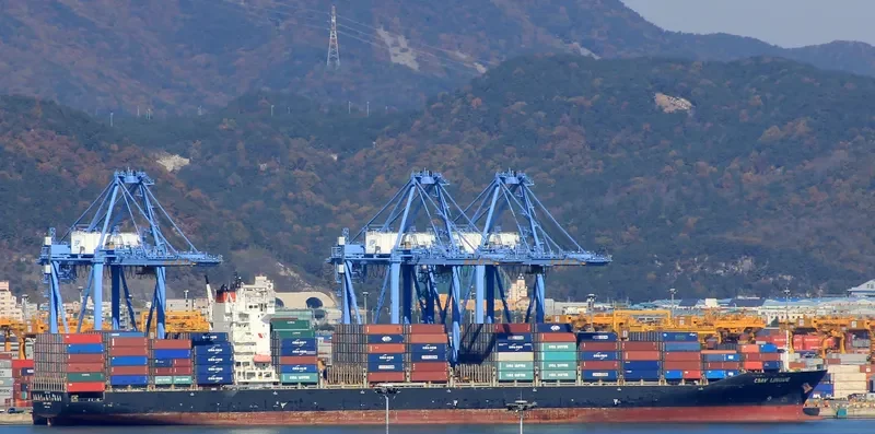 SEASPAN LINGUE Container Ship IMO 9443475 photo 9