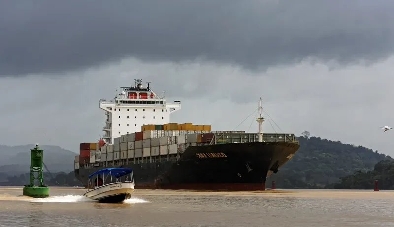 SEASPAN LUMACO Container Ship IMO 9443487 photo 4