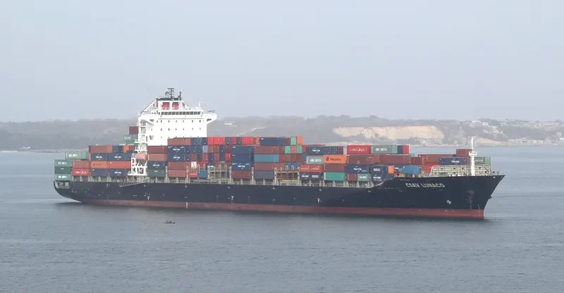 SEASPAN LUMACO Container Ship IMO 9443487 photo 5