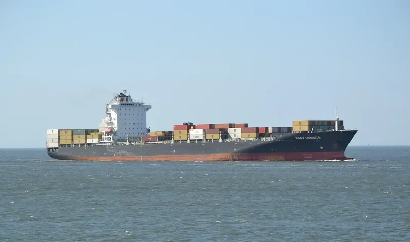 SEASPAN LUMACO Container Ship IMO 9443487 photo 9