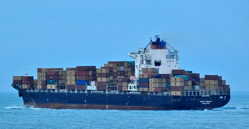 SEASPAN LUMACO Container Ship IMO 9443487 photo 10