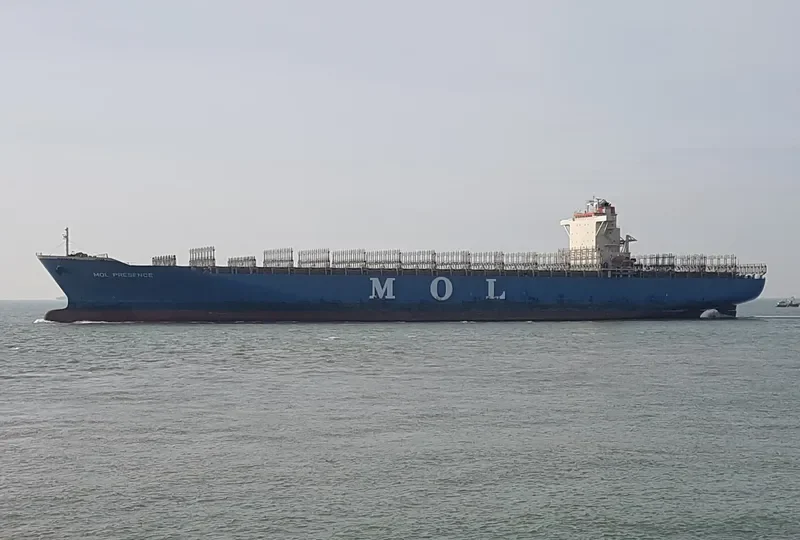 MOL PRESENCE Container Ship IMO 9444273 photo 6