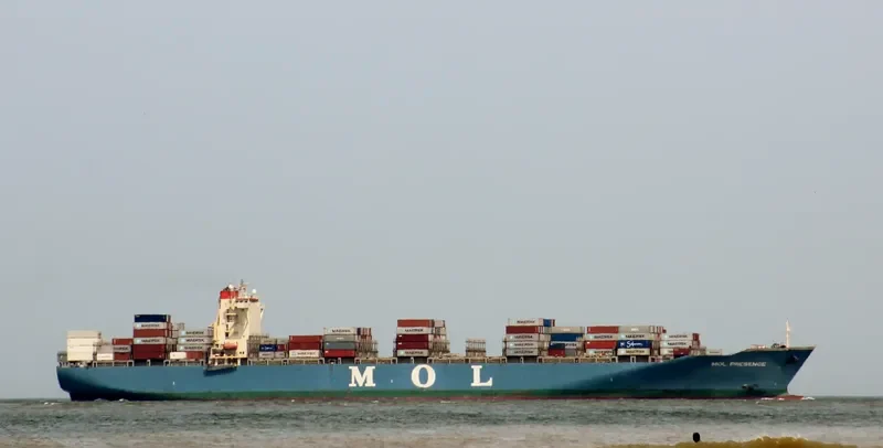 MOL PRESENCE Container Ship IMO 9444273 photo 9