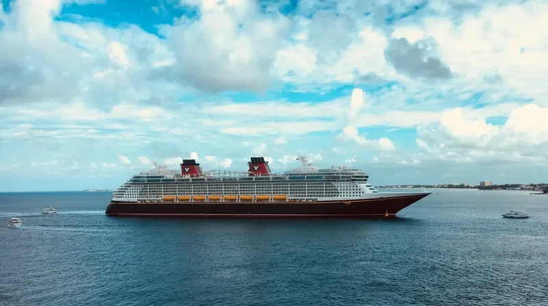 DISNEY FANTASY Passenger Ship IMO 9445590 photo 2