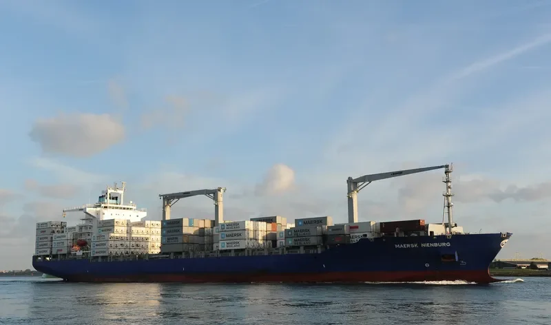 MAERSK NIENBURG Container Ship IMO 9446104 photo 5