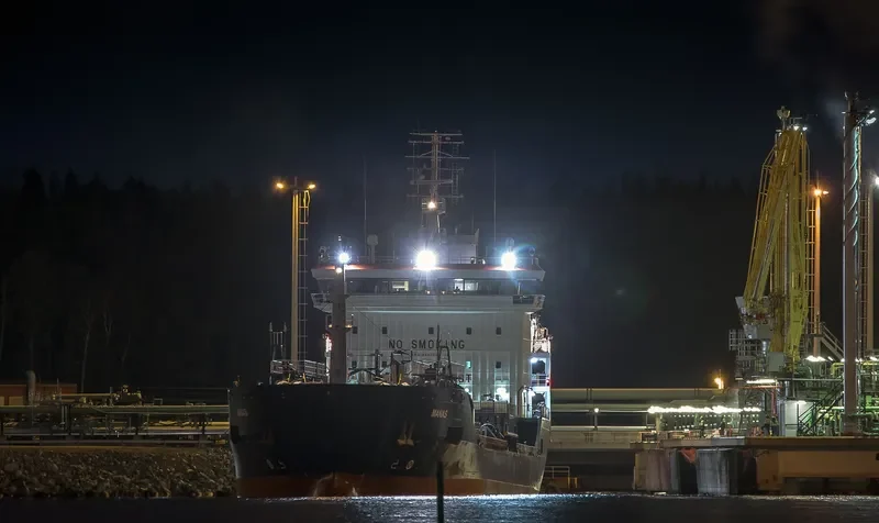 MANAS Tanker IMO 9447055 photo 2