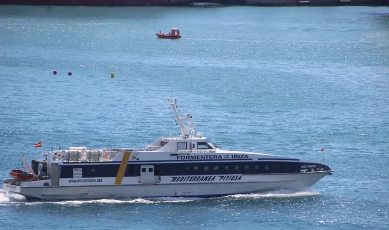 AIRES DE FORMENTERA Passenger Ship IMO 9447689 photo 3