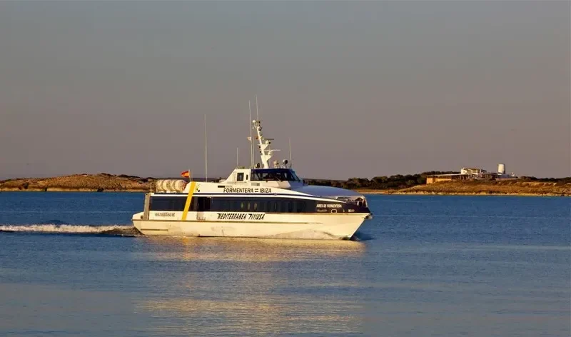 AIRES DE FORMENTERA Passenger Ship IMO 9447689 photo 6