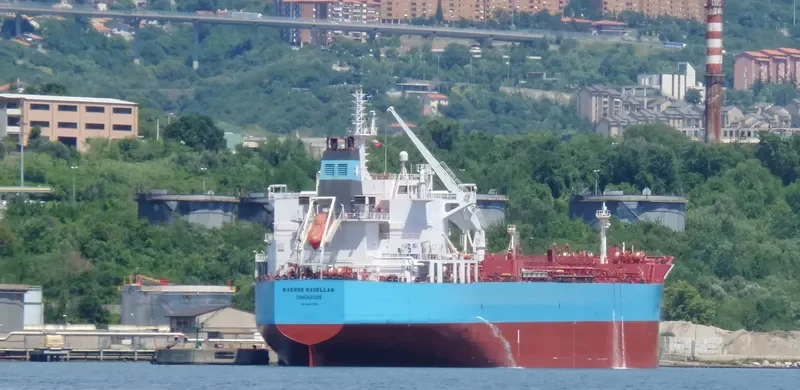 MAERSK MAGELLAN Tanker IMO 9447732 photo 7