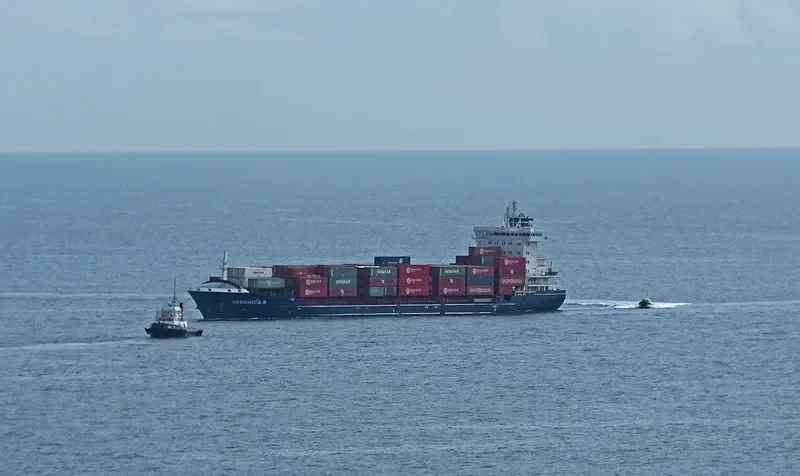AMINA Container Ship IMO 9448683 photo 5