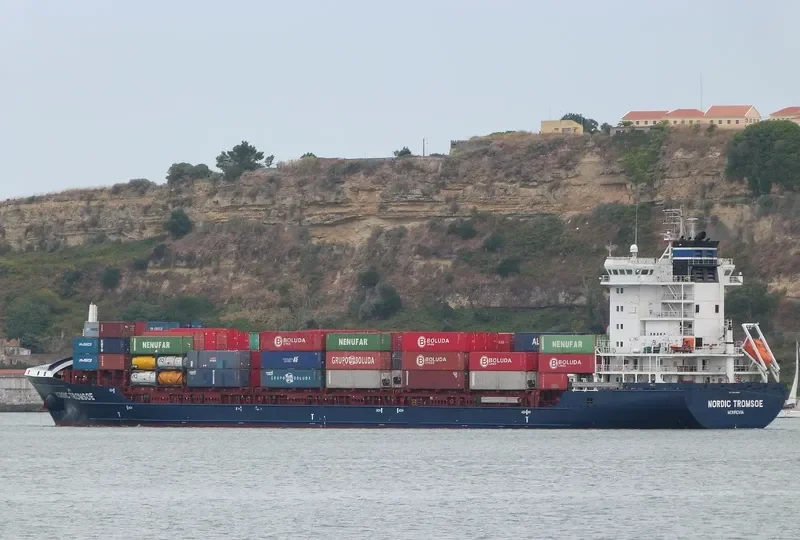 AMINA Container Ship IMO 9448683 photo 8
