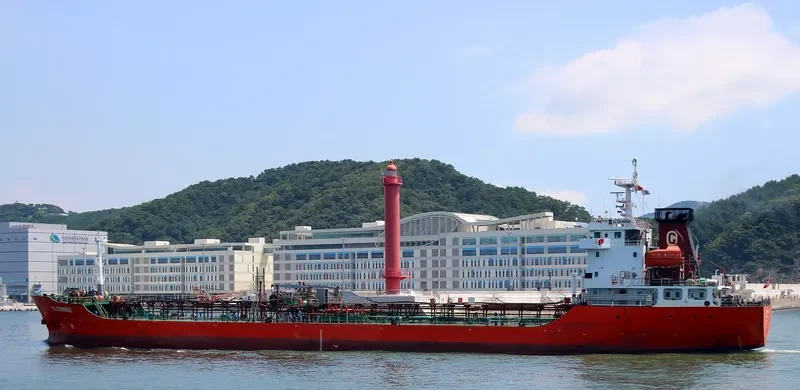 GLORIWIND Tanker IMO 9449649 photo 3