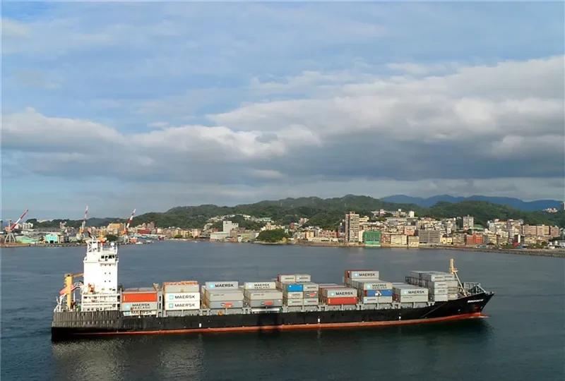 WARNOW MASTER Container Ship IMO 9449833 photo 7