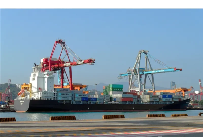WARNOW CHIEF Container Ship IMO 9449857