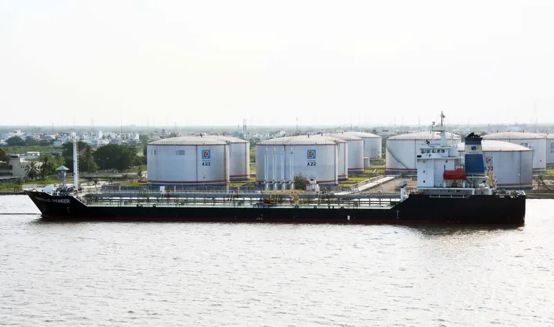 GREAT WALRUS Tanker IMO 9450179 photo 2