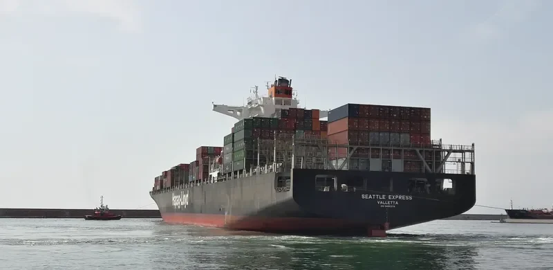 CPO HAMBURG Container Ship IMO 9450375 photo 4