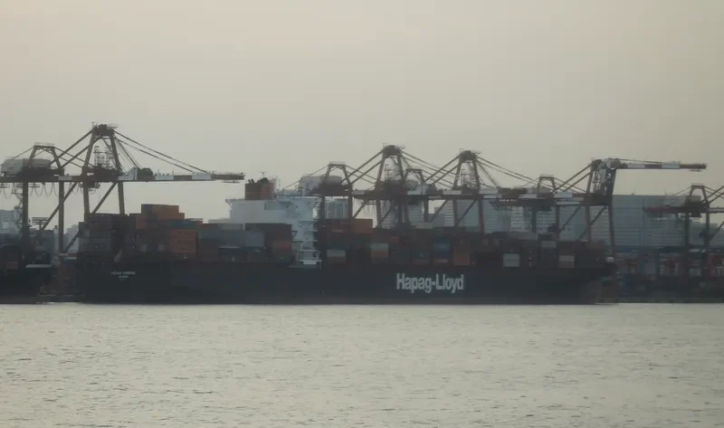 VIENNA EXPRESS Container Ship IMO 9450416