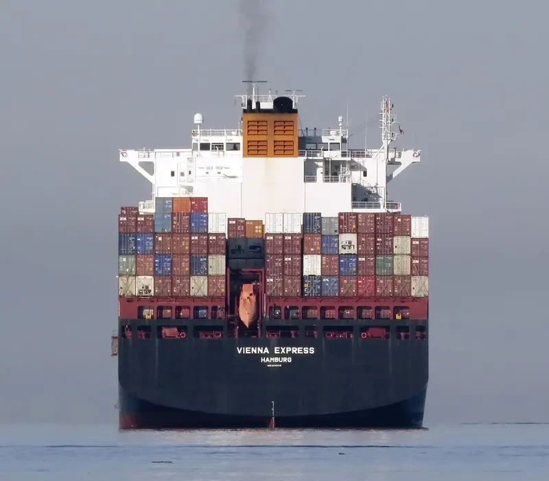 VIENNA EXPRESS Container Ship IMO 9450416 photo 9