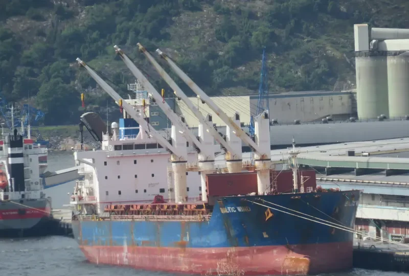 BALTIC WIND Bulk Carrier IMO 9450703 photo 4