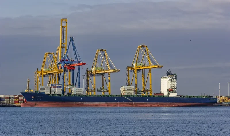 REN JIAN 26 Container Ship IMO 9450947 photo 5
