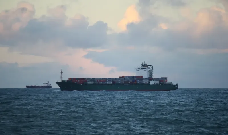 REN JIAN 26 Container Ship IMO 9450947 photo 9