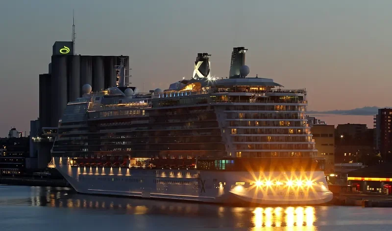 CELEBRITY SILHOUETTE Passenger Ship IMO 9451094
