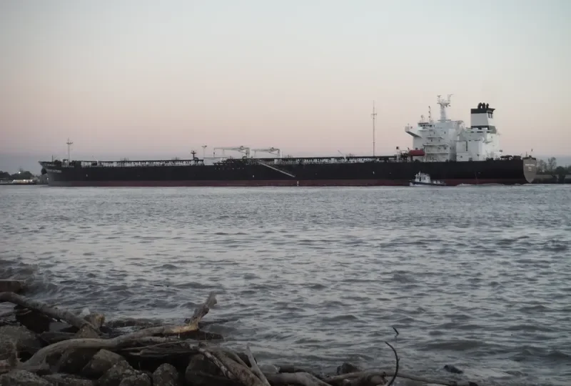 PARAMOUNT HATTERAS Tanker IMO 9453975 photo 2