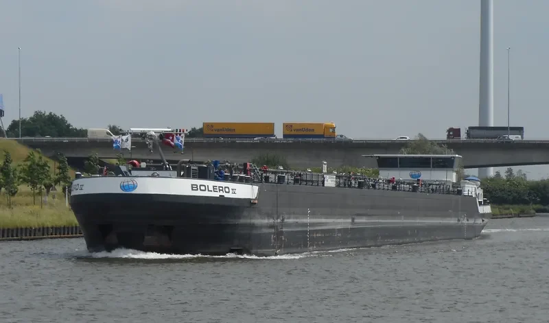 TORONTO Tanker IMO 9455222 photo 3