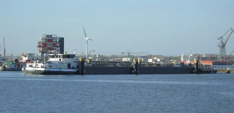 TORONTO Tanker IMO 9455222 photo 6