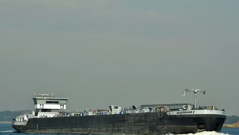 QUADRANS 1 Tanker IMO 9455234 photo 7