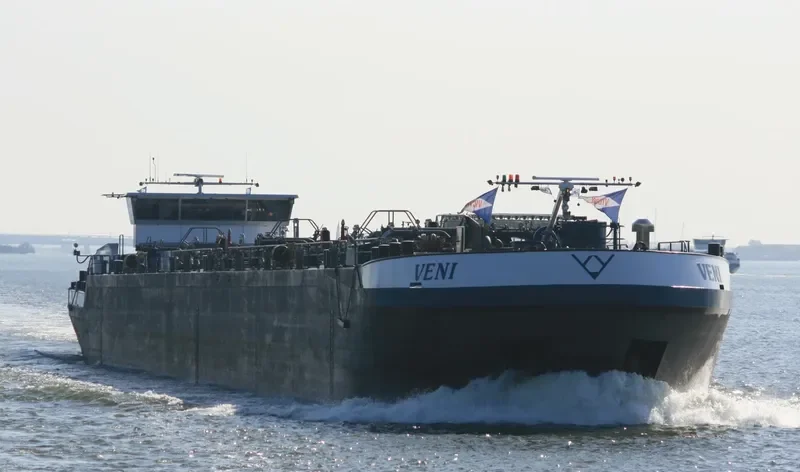 LEVI Tanker IMO 9455337 photo 4