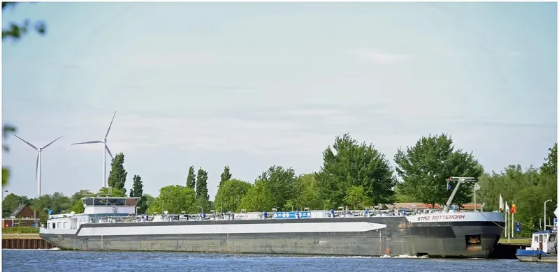 LUANA Tanker IMO 9455351 photo 3