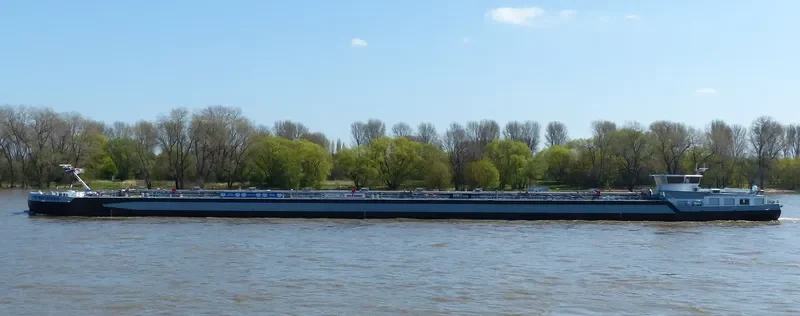 LUANA Tanker IMO 9455351 photo 7