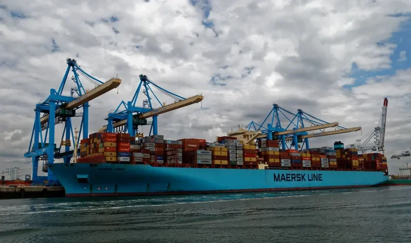 MAERSK ESSEN Container Ship IMO 9456783 photo 4