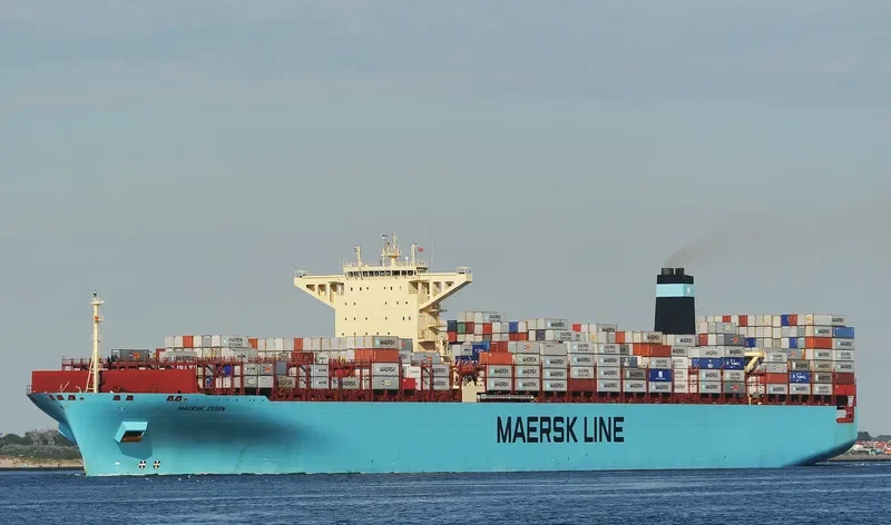 MAERSK ESSEN Container Ship IMO 9456783 photo 9