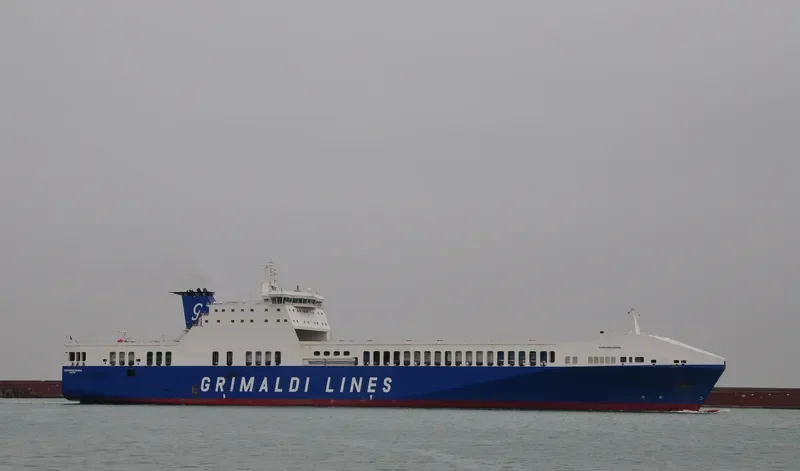 EUROCARGO SAVONA Ro-Ro IMO 9457191 photo 5