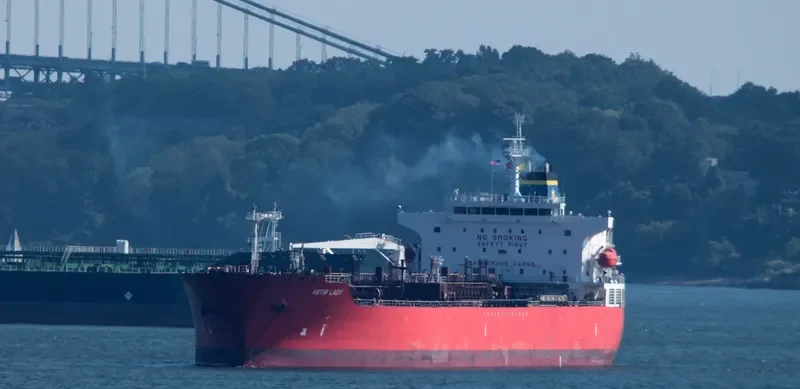 ASTIR LADY Tanker IMO 9457385 photo 3