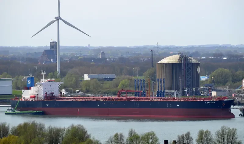 LEO SUN Tanker IMO 9457608 photo 4
